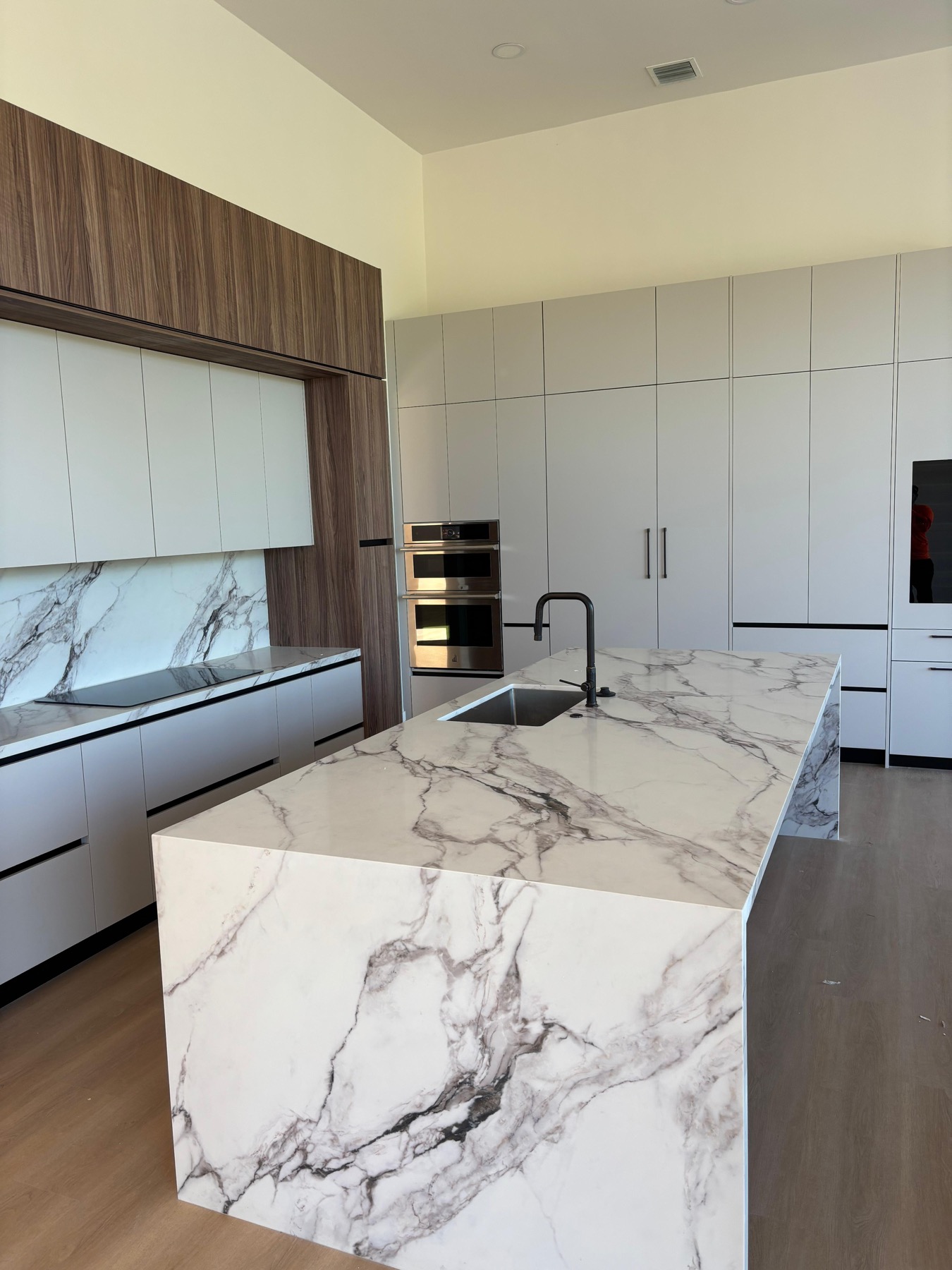 Modern kitchen completed in South Florida